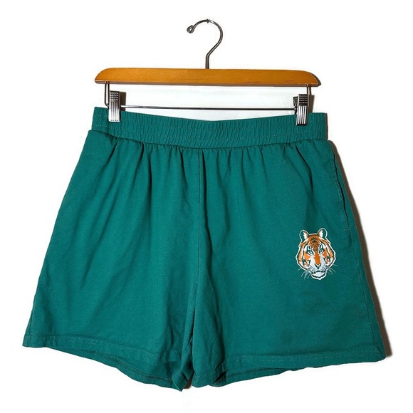 Stranger Things Green Women's Shorts with Hawkins High School Tiger Size Medium - Picture 1 of 4